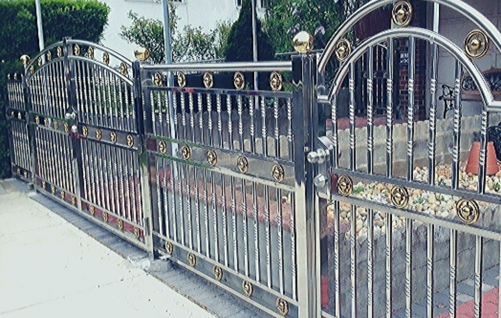 заборы из нержавейки