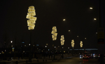 Изготовление и сварка мачт с LED лентами освещения для уличных фонарных столбов на набережных Москвы